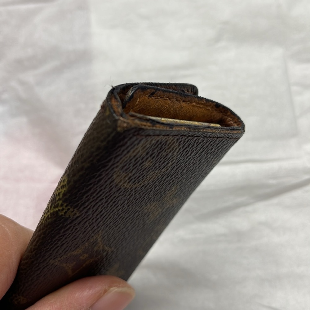 Louis Vuitton 4 Multicles Key case - Picture 6 of 6